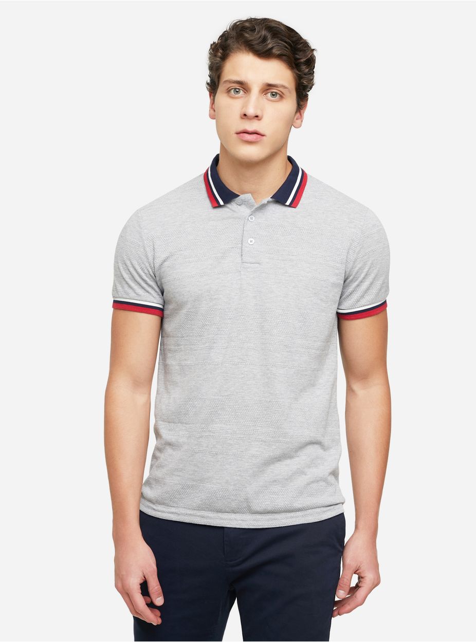 remera cuello mao hombre